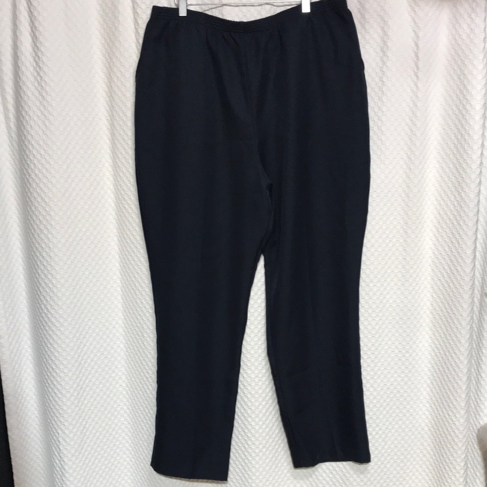 BLAIR Silhouette Slimmers Gabardine Pants - Black (Like New)